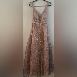 Aspeed Sequinned Gown🔥